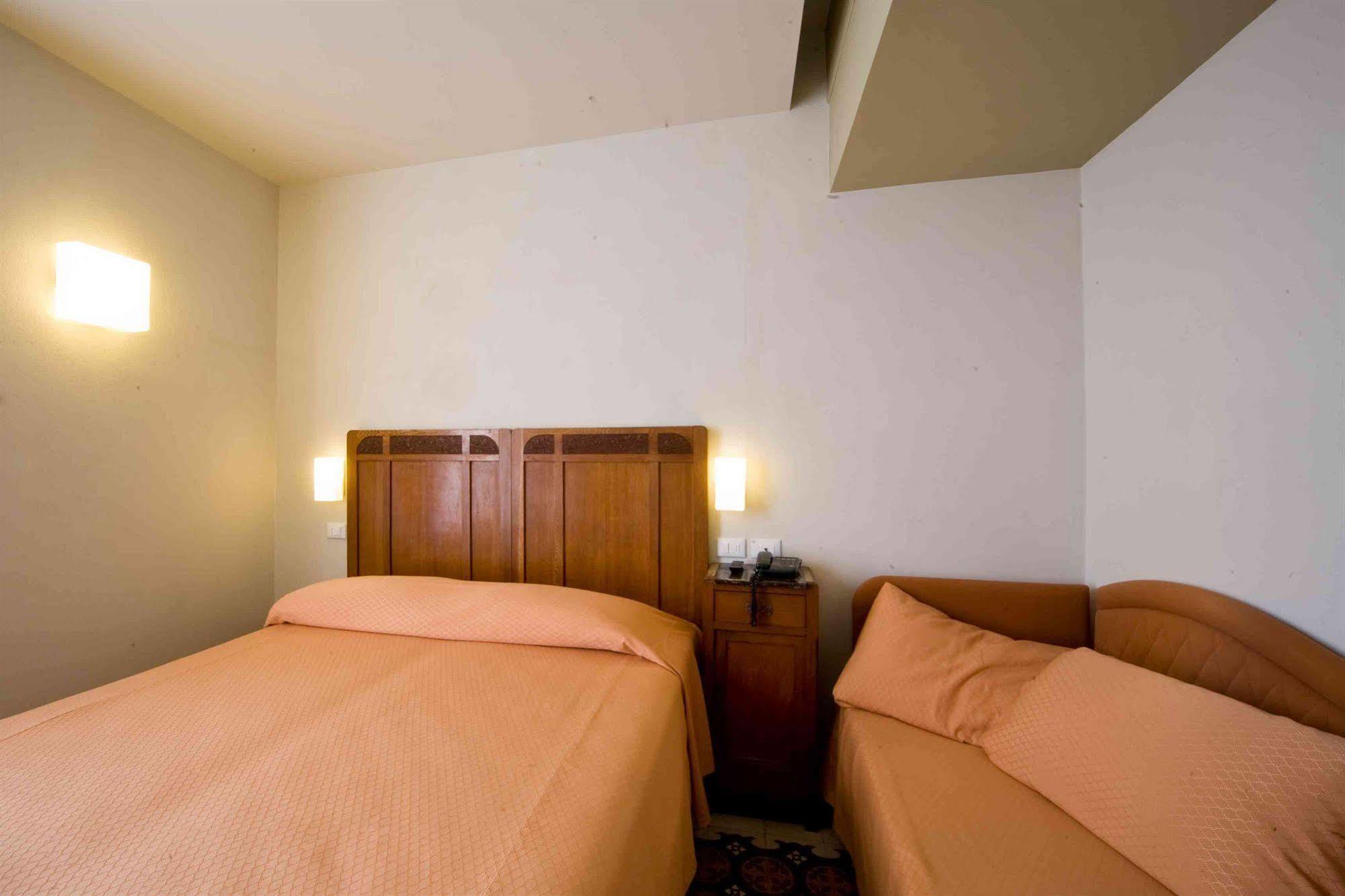 Hotel Europa Levanto Exterior photo