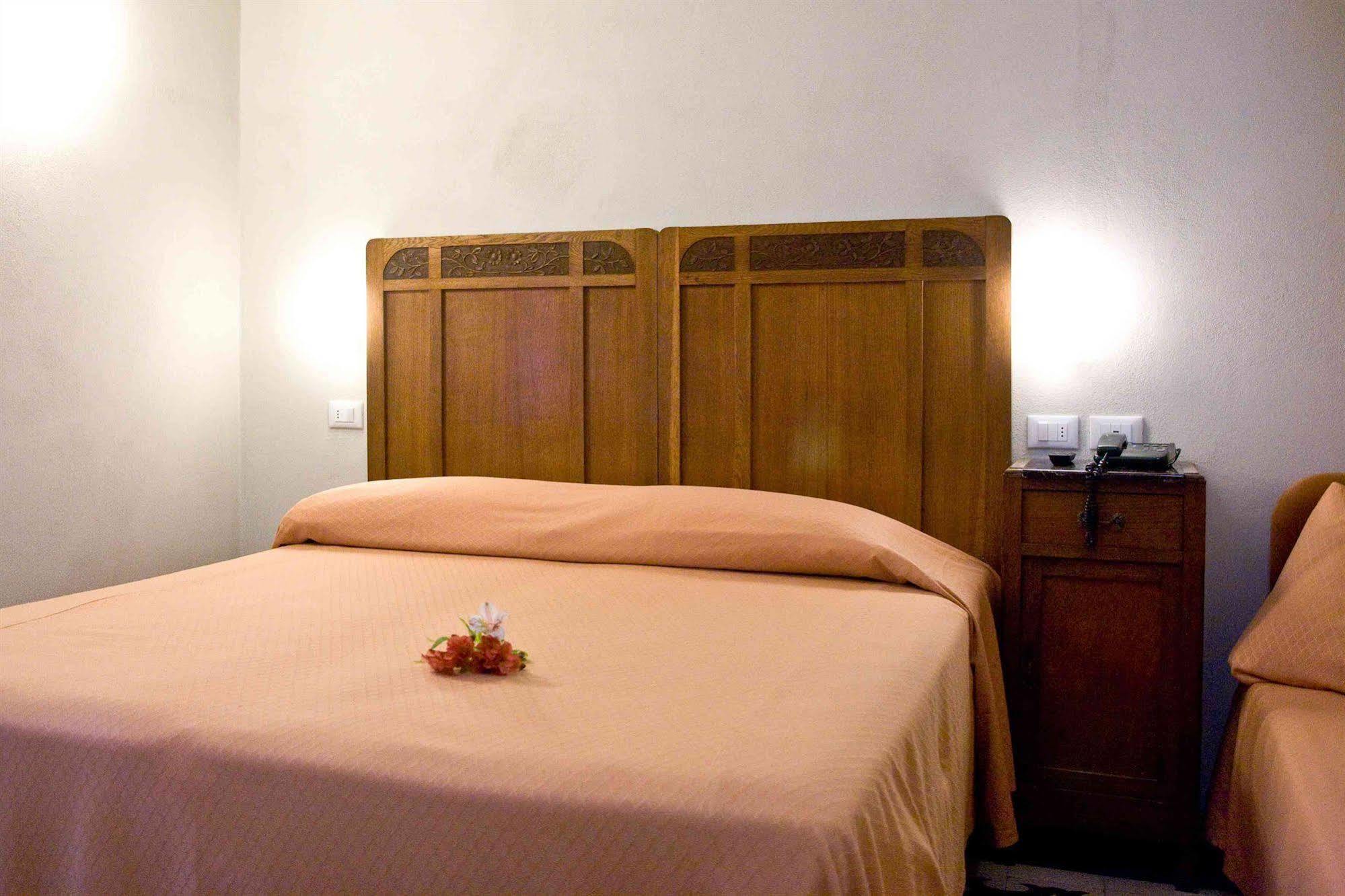 Hotel Europa Levanto Exterior photo